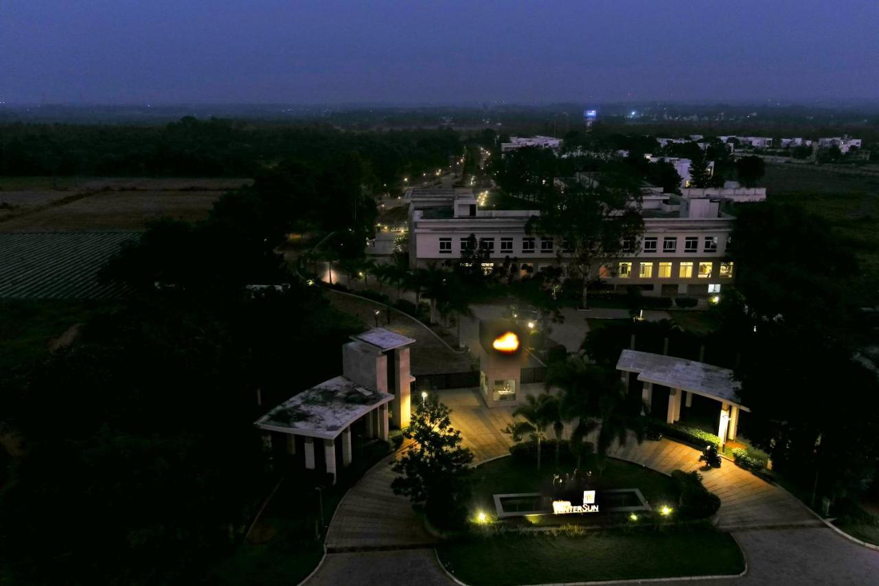 Spree Resort At Century Wintersun Dod Ballāpur Dış mekan fotoğraf